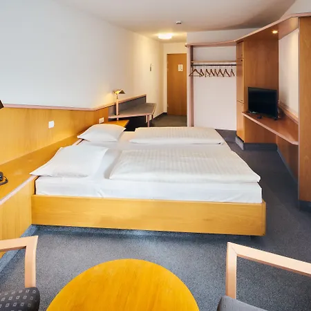 מלון Brita Stuttgart Riedern