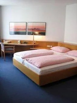 Brita Stuttgart מלון 3*